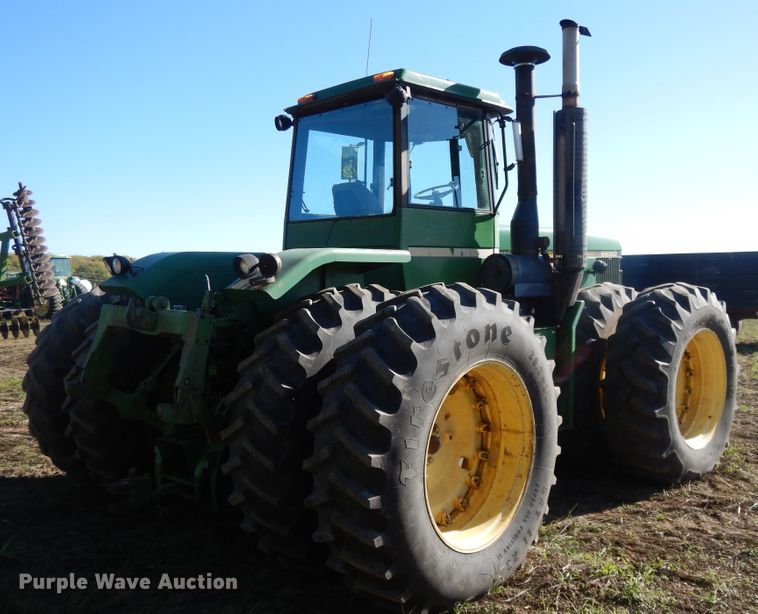 image for item DH0151 1982 John Deere 8650  4WD tractor
