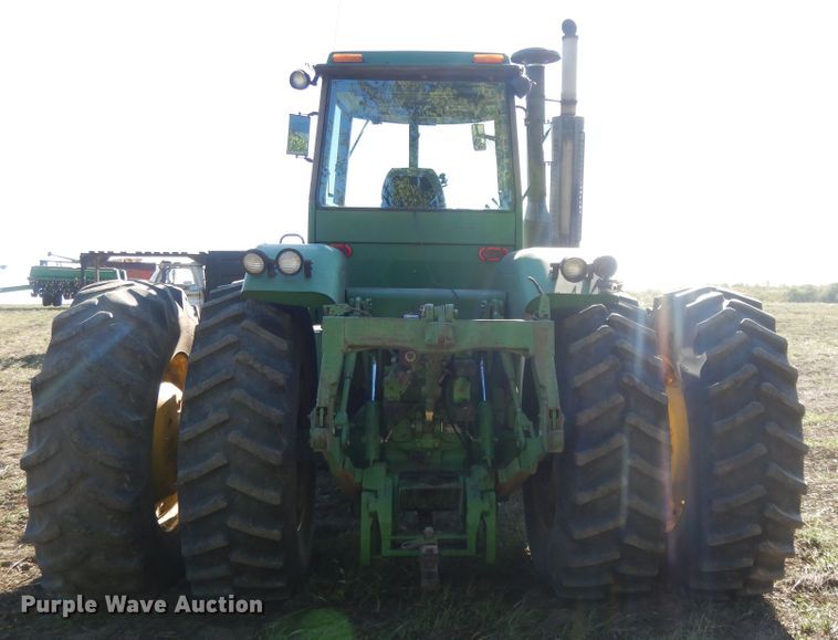 image for item DH0151 1982 John Deere 8650  4WD tractor