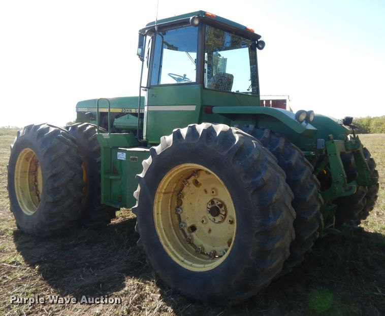 image for item DH0151 1982 John Deere 8650  4WD tractor