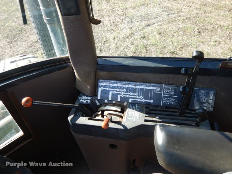 image for item DH0151 1982 John Deere 8650  4WD tractor