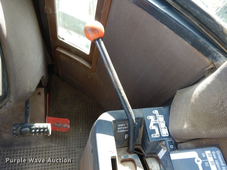 image for item DH0151 1982 John Deere 8650  4WD tractor