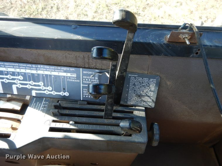 image for item DH0151 1982 John Deere 8650  4WD tractor