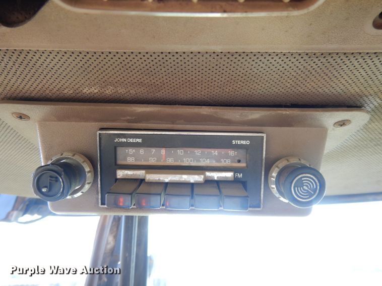 image for item DH0151 1982 John Deere 8650  4WD tractor