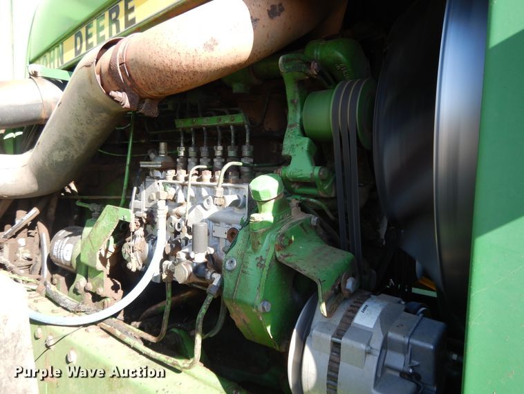 image for item DH0151 1982 John Deere 8650  4WD tractor