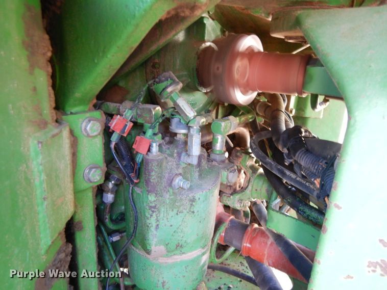 image for item DH0151 1982 John Deere 8650  4WD tractor