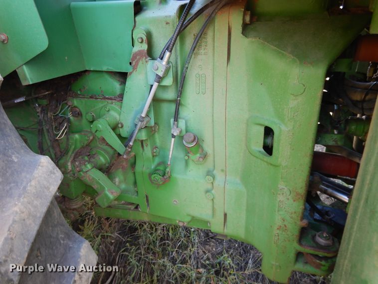 image for item DH0151 1982 John Deere 8650  4WD tractor