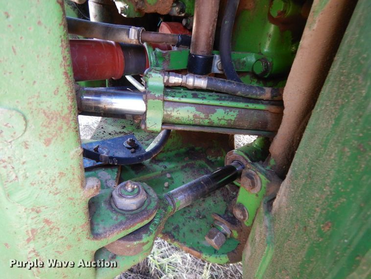 image for item DH0151 1982 John Deere 8650  4WD tractor