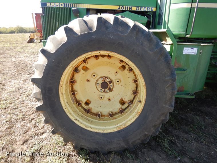 image for item DH0151 1982 John Deere 8650  4WD tractor