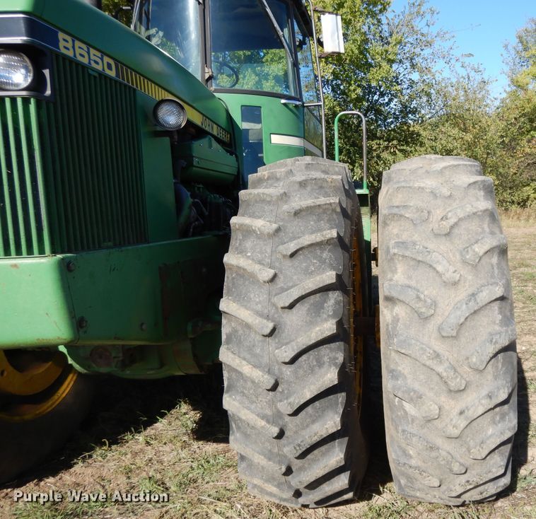 image for item DH0151 1982 John Deere 8650  4WD tractor