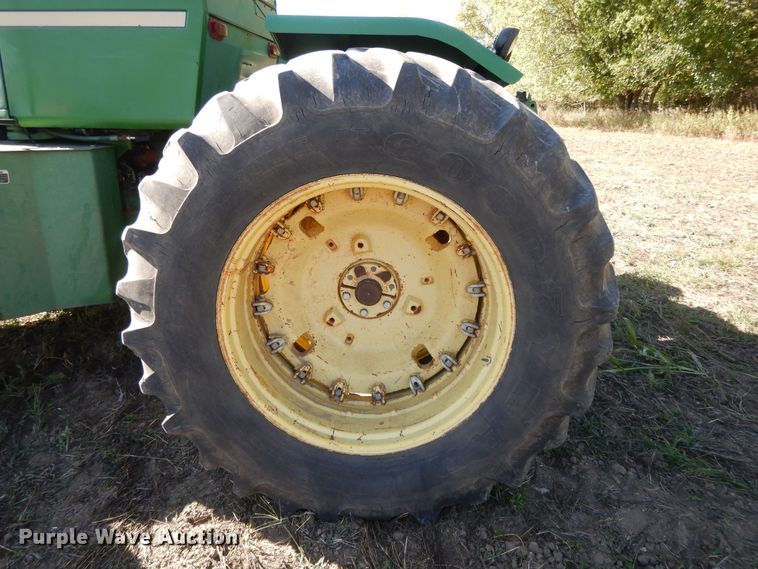 image for item DH0151 1982 John Deere 8650  4WD tractor