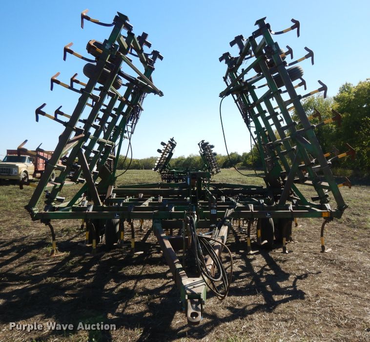 image for item DH0152 John Deere 980 sweep plow