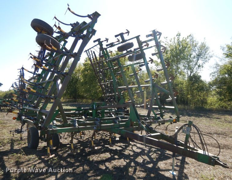 image for item DH0152 John Deere 980 sweep plow