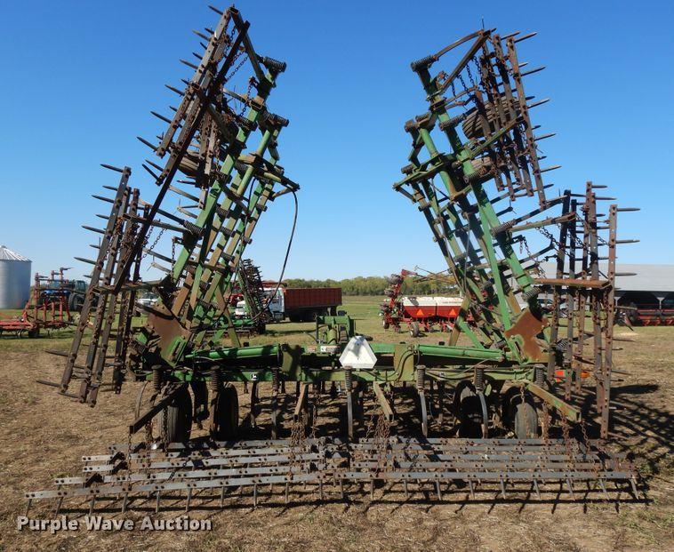 image for item DH0152 John Deere 980 sweep plow