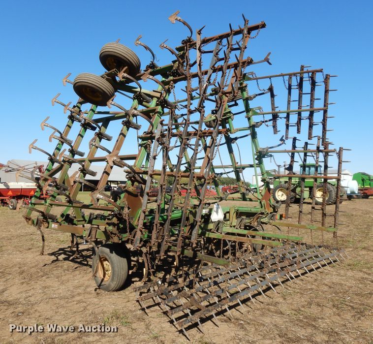 image for item DH0152 John Deere 980 sweep plow