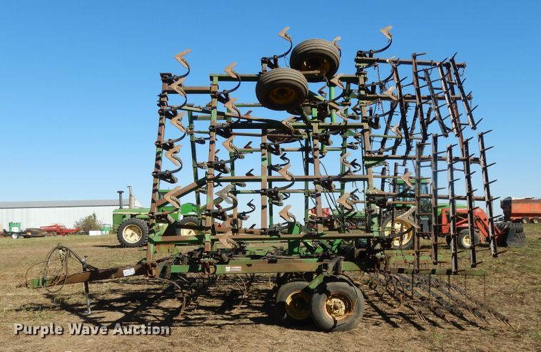 image for item DH0152 John Deere 980 sweep plow