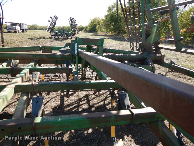 image for item DH0152 John Deere 980 sweep plow