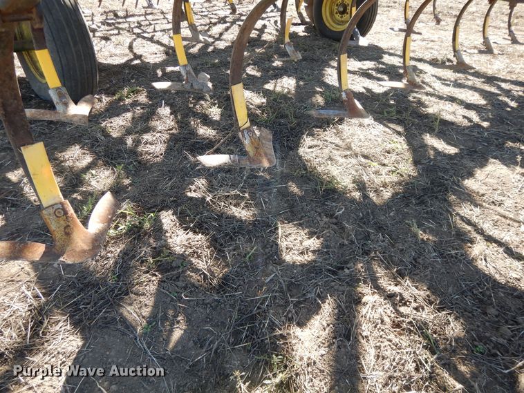 image for item DH0152 John Deere 980 sweep plow