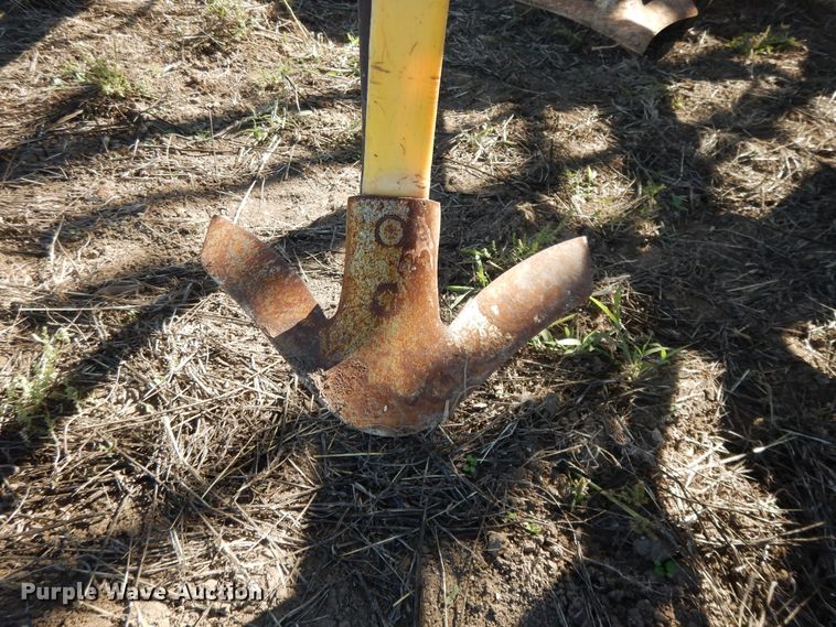 image for item DH0152 John Deere 980 sweep plow