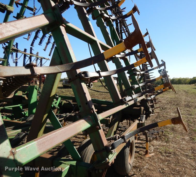 image for item DH0152 John Deere 980 sweep plow