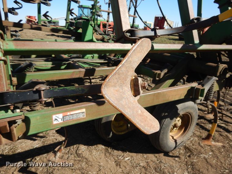 image for item DH0152 John Deere 980 sweep plow