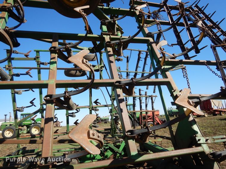 image for item DH0152 John Deere 980 sweep plow