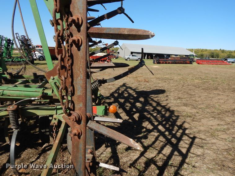 image for item DH0152 John Deere 980 sweep plow