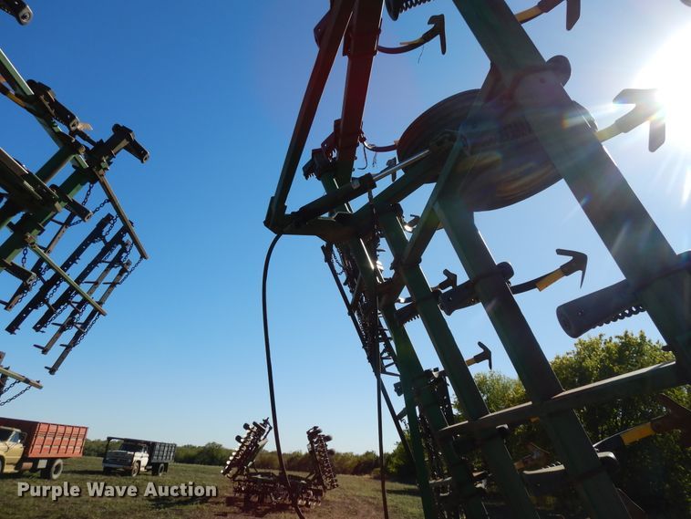 image for item DH0152 John Deere 980 sweep plow