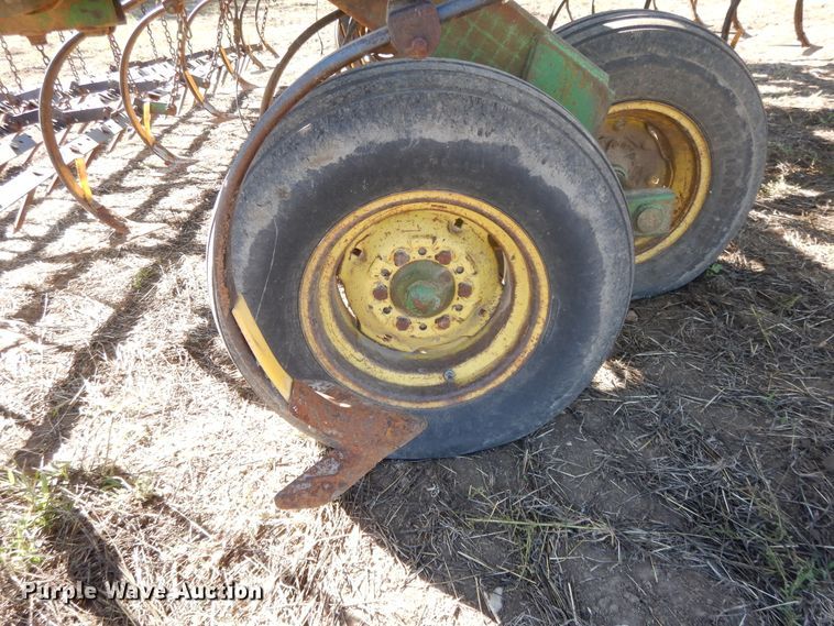 image for item DH0152 John Deere 980 sweep plow