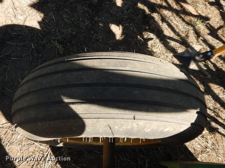 image for item DH0152 John Deere 980 sweep plow