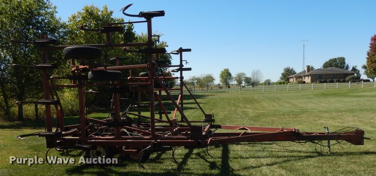 image for item DH0153 International 4700 chisel