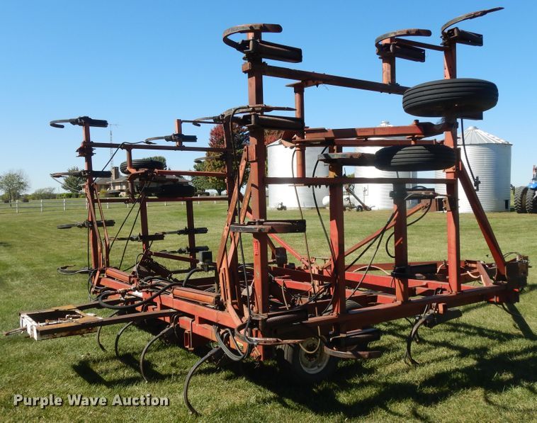 image for item DH0153 International 4700 chisel