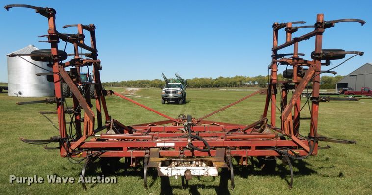 image for item DH0153 International 4700 chisel