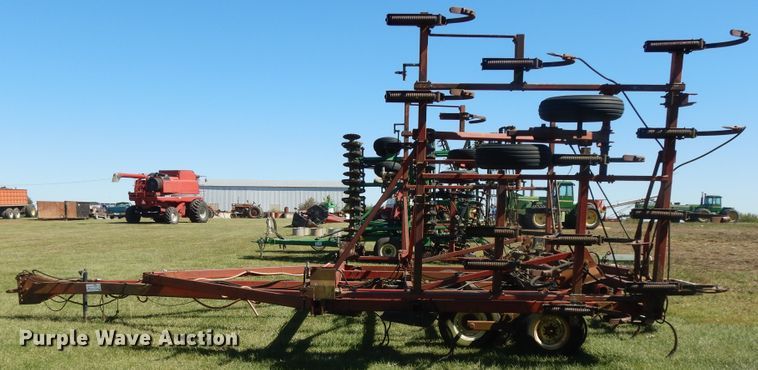 image for item DH0153 International 4700 chisel