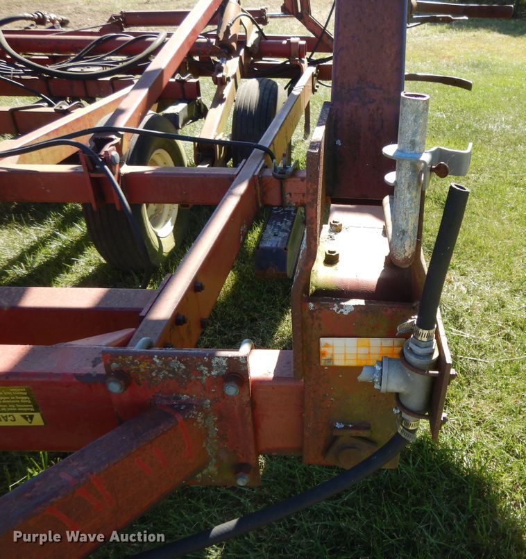 image for item DH0153 International 4700 chisel