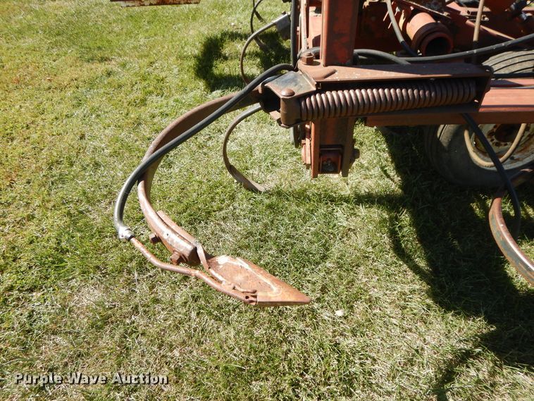 image for item DH0153 International 4700 chisel