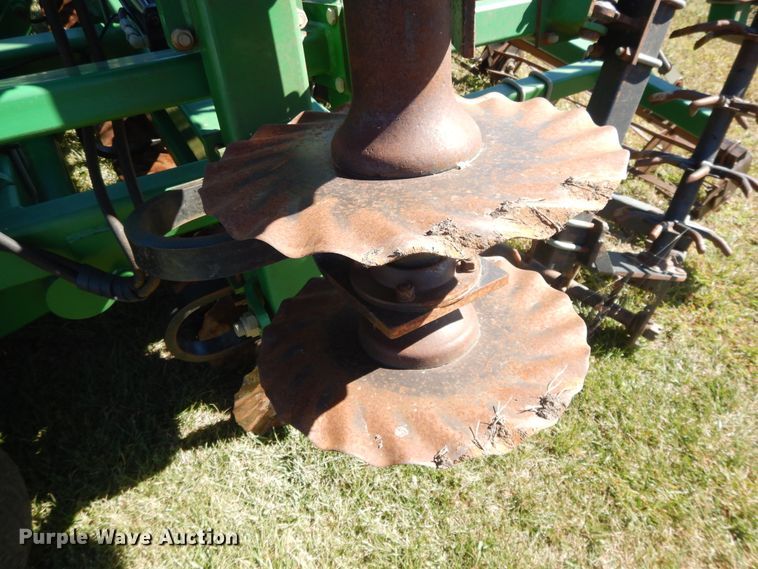image for item DH0154 2005 Great Plains 3000TT vertical tillage
