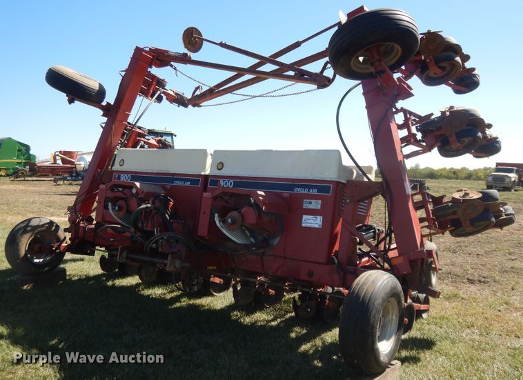 image for item DH0155 1992 Case IH 900 Cyclo Air planter