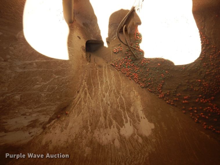 image for item DH0155 1992 Case IH 900 Cyclo Air planter