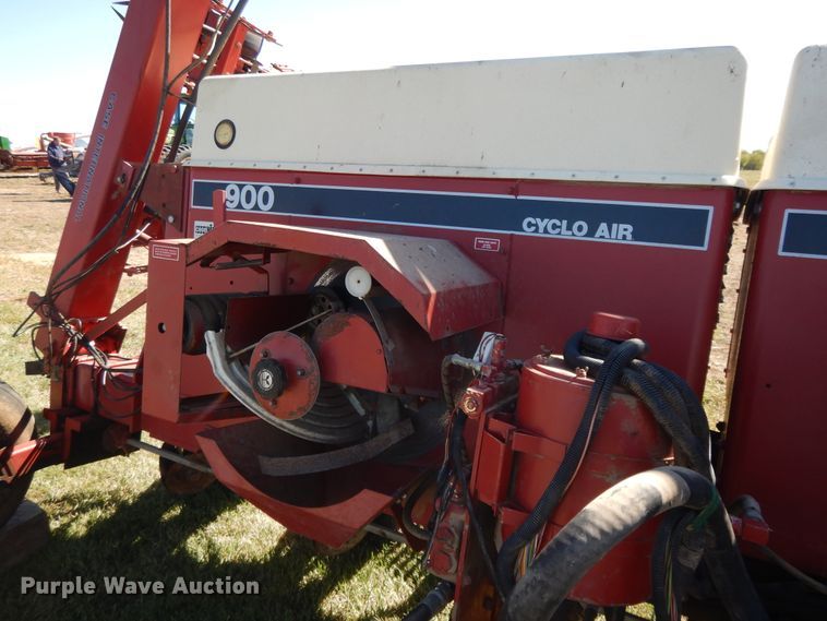 image for item DH0155 1992 Case IH 900 Cyclo Air planter