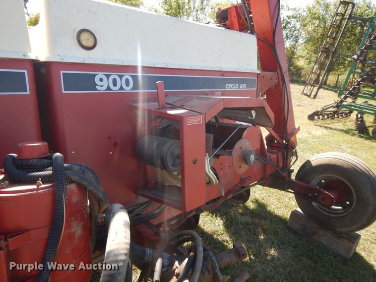 image for item DH0155 1992 Case IH 900 Cyclo Air planter