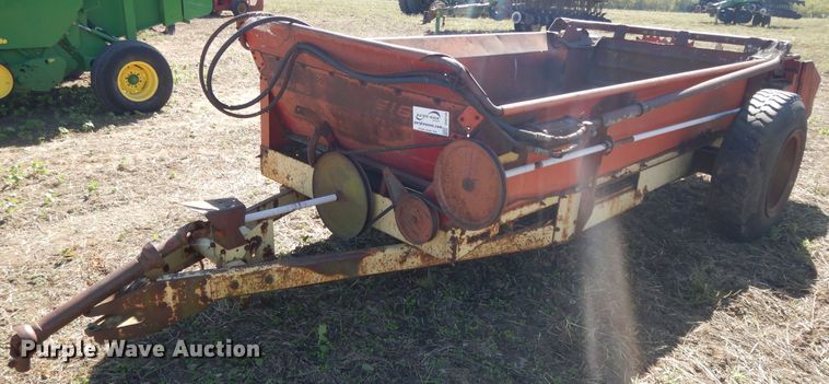 image for item DH0158 1972 Sperry 516 manure spreader