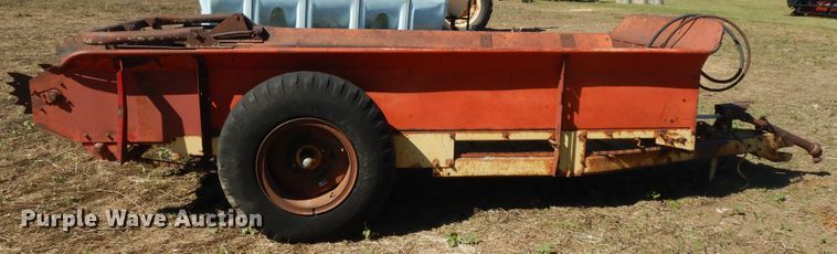 image for item DH0158 1972 Sperry 516 manure spreader