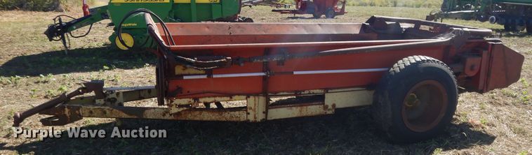 image for item DH0158 1972 Sperry 516 manure spreader