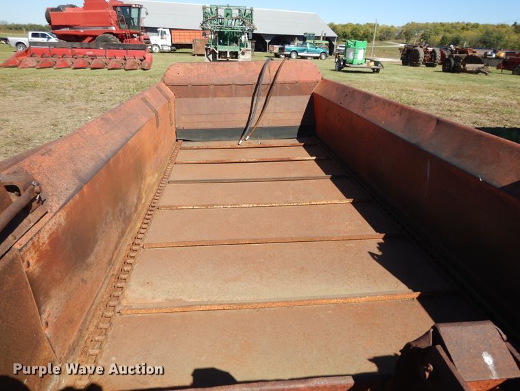 image for item DH0158 1972 Sperry 516 manure spreader