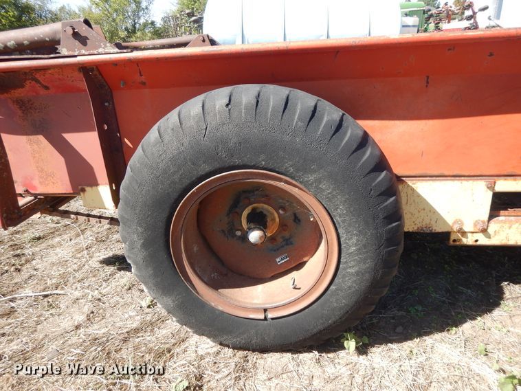 image for item DH0158 1972 Sperry 516 manure spreader