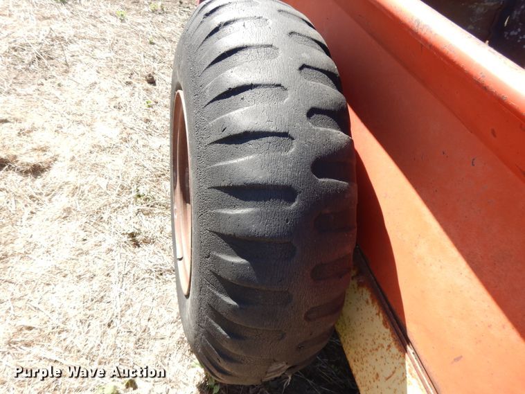 image for item DH0158 1972 Sperry 516 manure spreader