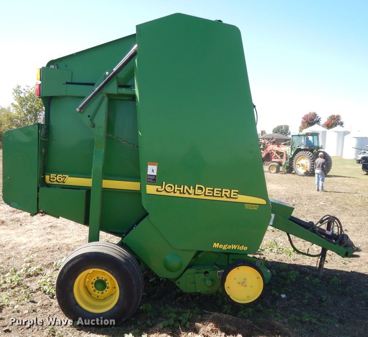 image for item DH0159 John Deere 567  MegaWide round baler