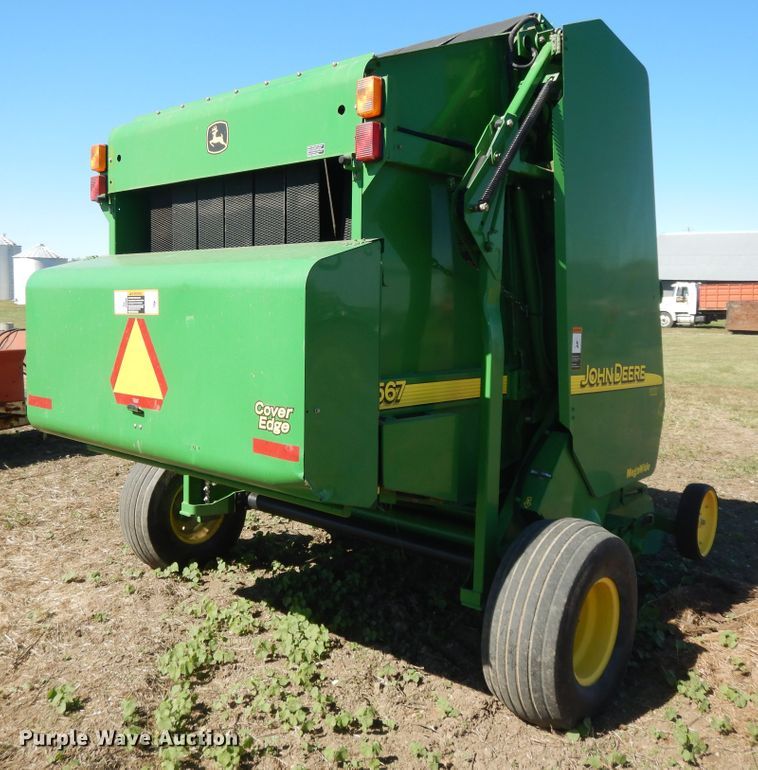 image for item DH0159 John Deere 567  MegaWide round baler