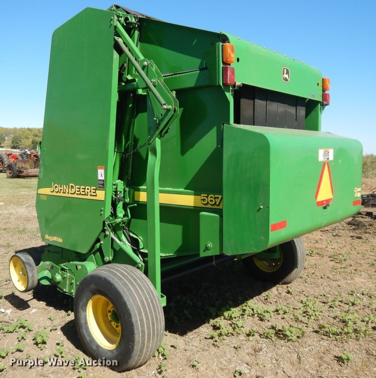 image for item DH0159 John Deere 567  MegaWide round baler