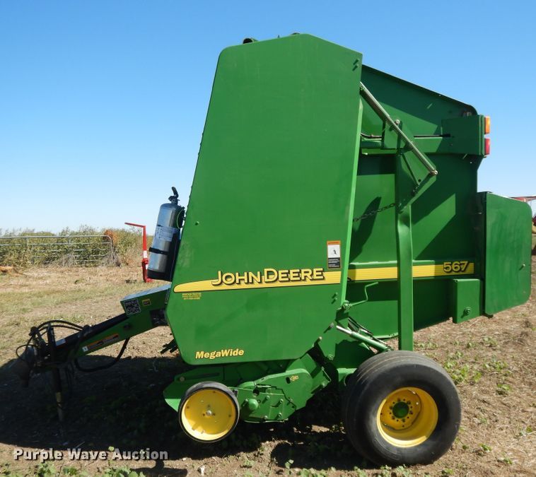 image for item DH0159 John Deere 567  MegaWide round baler